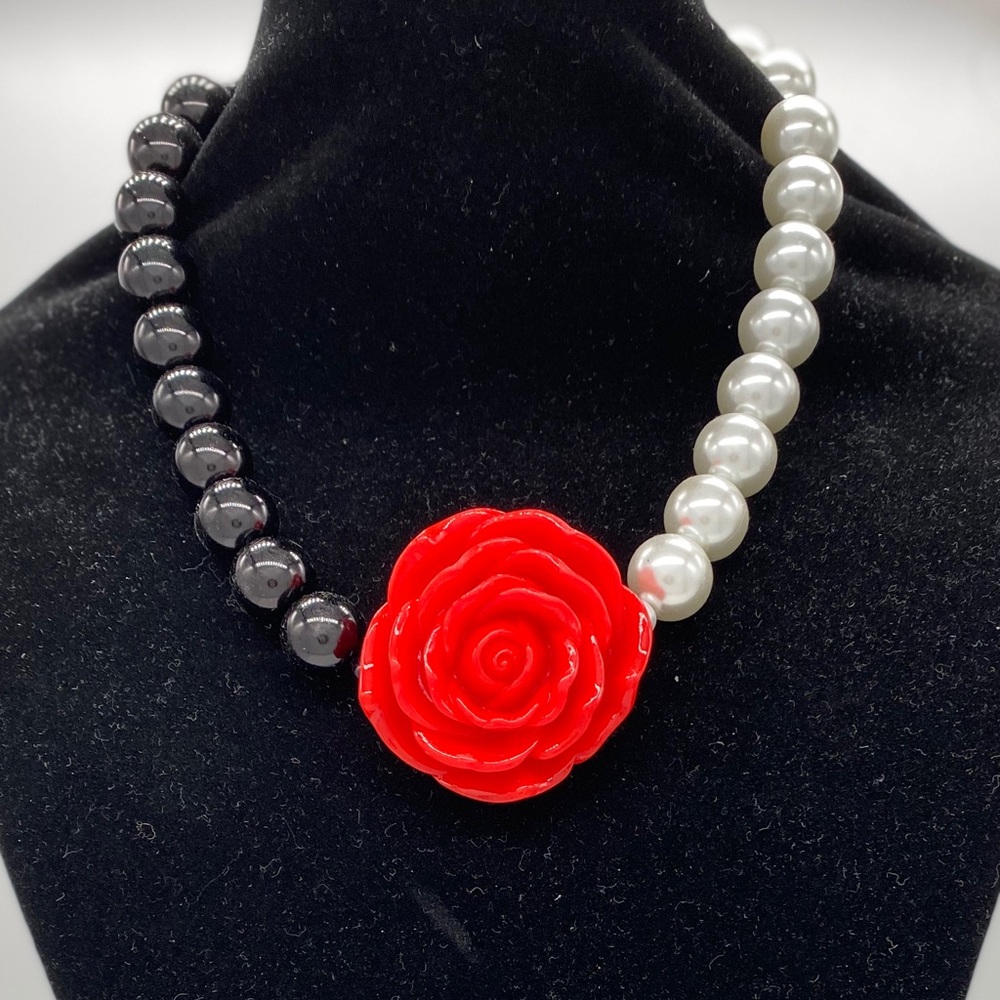 Statement necklace